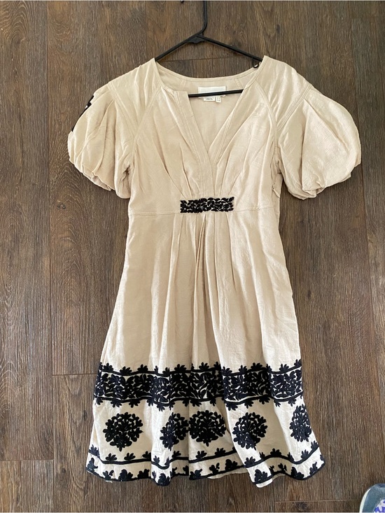 Anthropologie Dresses & Skirts - Anthropologie Cream Mini Dress with Black Floral Embroidery